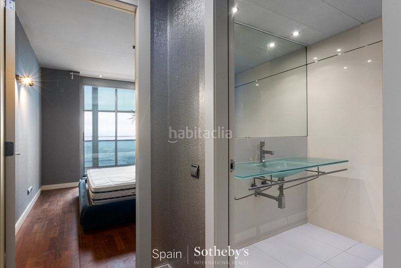 Foto bf674397-235b-4550-b14b-11e5588fdeab. Àtic amb calefacció piscina a Diagonal Mar i el Front Marítim del Poblenou Barcelona