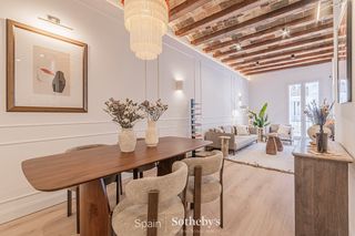 Apartament  Carrer nou de la rambla. Apartamento recién renovado cerca del mar y la montaña