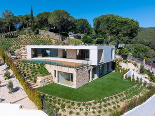 Casa  Carrer bellesguard. Espectacular casa contemporánea de obra nueva con vistas al mar