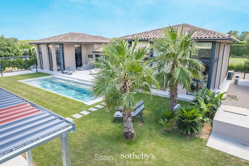 Foto 122dfcda-ea8f-46d5-8968-7764ce0b4497. Casa con parcheggio piscina in Navata