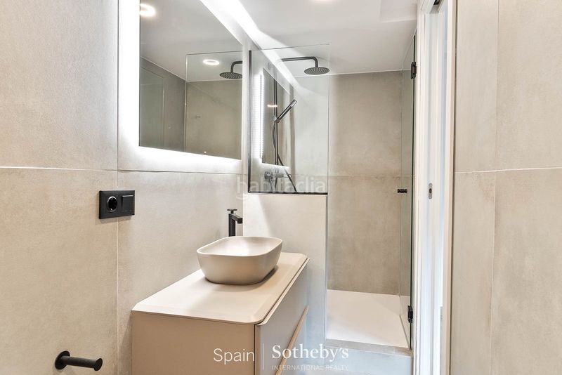Foto b8d62575-1d17-49b2-bfba-e4af0593f83e. Casa con parcheggio piscina in Navata