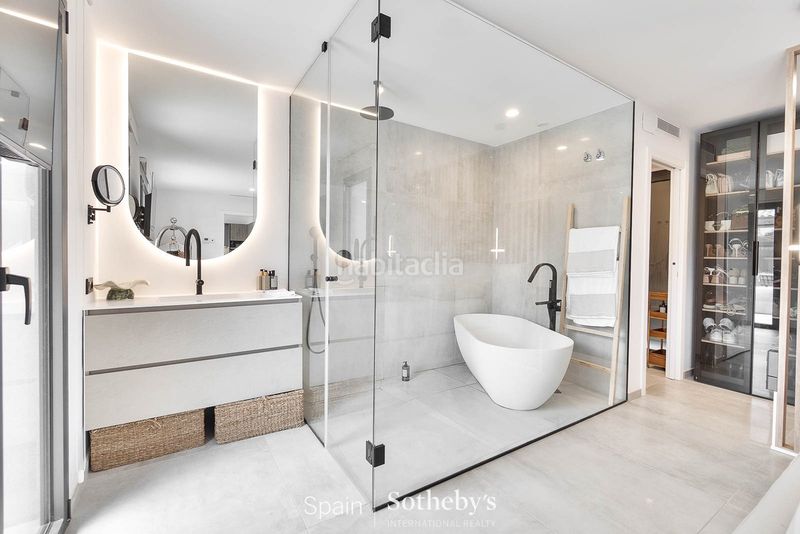 Foto 527fe782-2bf4-43b4-9b49-ea41f547b3aa. Casa amb aparcament piscina a Navata