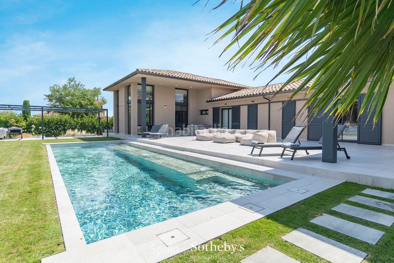 Foto 822ca5ee-9bde-4ec9-8fa2-a78364e7ba48. Casa amb aparcament piscina a Navata