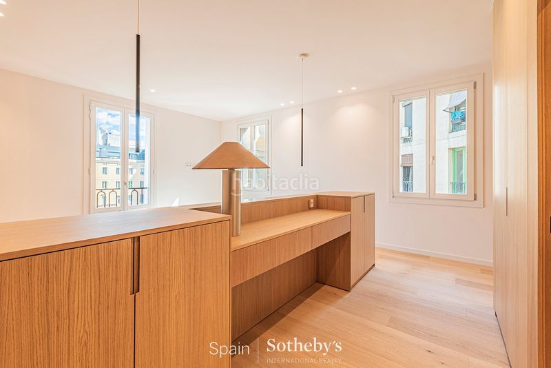 Foto f072e335-57aa-4357-aaa1-97a8c6b33b93. Apartament amb calefacció a Dreta de l´Eixample Barcelona