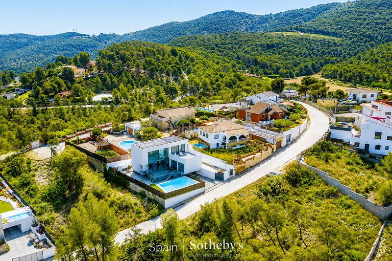 Foto d66d06bd-0e9b-4a8a-9498-7bf3f192cc4c. Casa amb aparcament piscina a Canyelles
