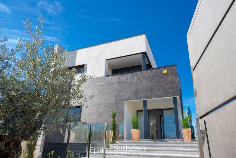 Foto c0d5bc82-6802-44c8-bd30-3c923fe16888. Casa amb piscina a Castelló d´Empúries