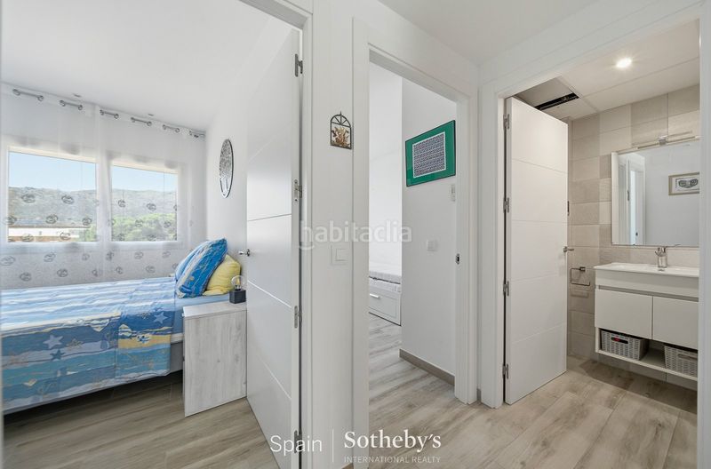 Foto ef0b23d1-c1b7-442a-a560-c468ab731429. Attico in Centre Roses