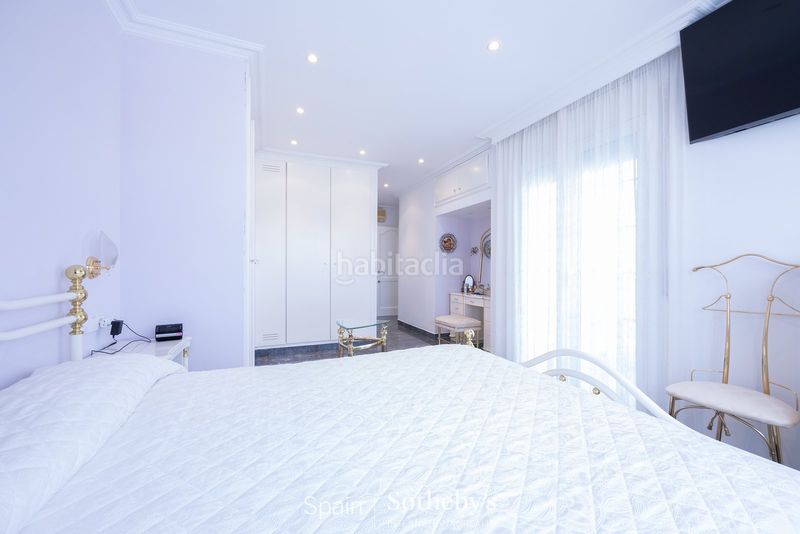 Foto a28f1f5b-9115-48c9-afa8-16750f662958. Casa amb calefacció aparcament piscina a Requesens Empuriabrava
