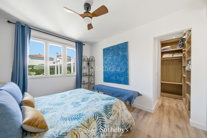 Foto f323d873-6575-442b-8274-231e823bbba0. Casa con riscaldamento parcheggio piscina in Santa Margarida Roses