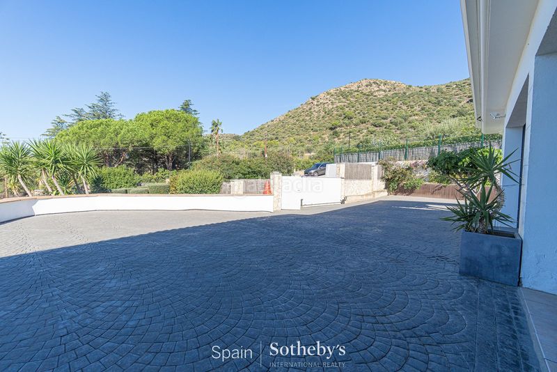 Foto 29278788-8118-4741-87bf-4d38412a2646. Casa amb calefacció aparcament piscina a Pau