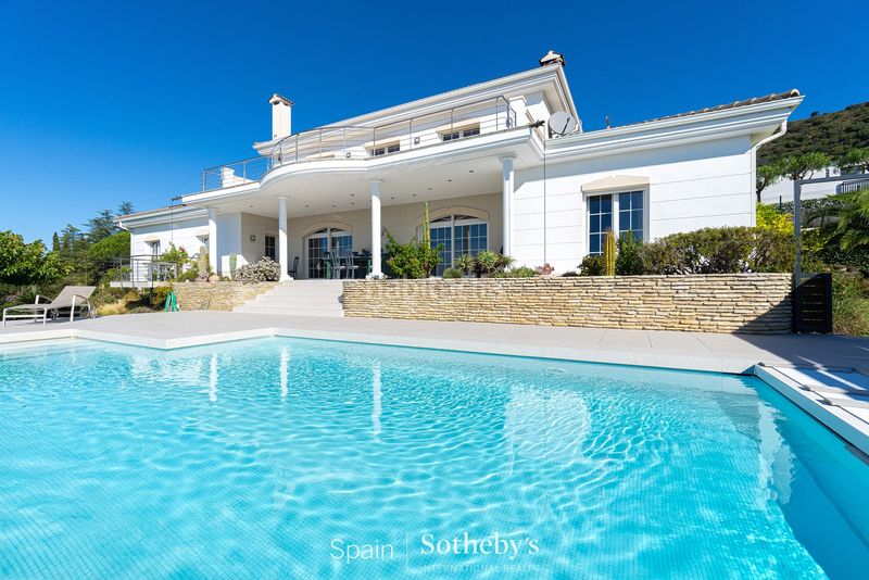Foto b6c84122-bc1e-4713-b9b0-e4037410c133. Casa amb calefacció aparcament piscina a Pau