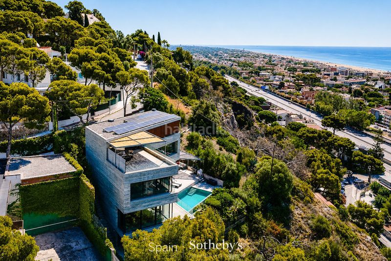 Foto 3f26515f-c0d3-430d-9759-715bb583a72c. Casa amb calefacció aparcament a Bellamar Castelldefels