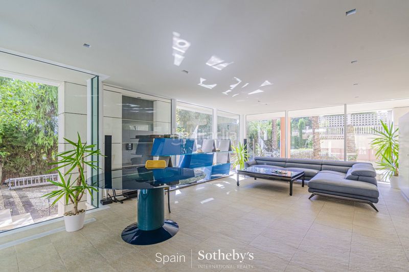 Foto 04caddad-f694-4e63-9f26-93f0ef4d9d91. Casa amb calefacció aparcament piscina a Pedralbes Barcelona
