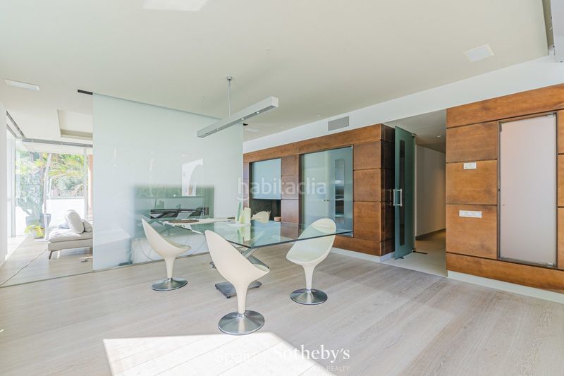 Foto af2d22bd-3342-4b48-84ef-f0482cff3bb1. Casa amb calefacció aparcament piscina a Pedralbes Barcelona
