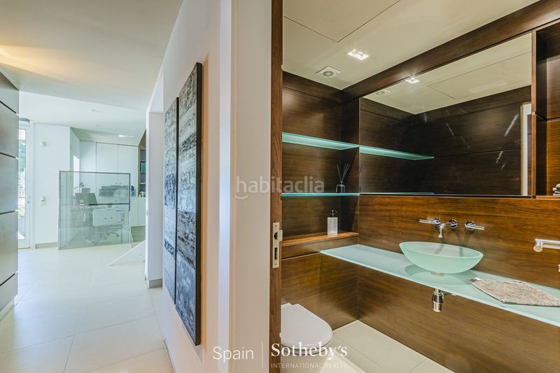 Foto ed48c55f-d9a7-4807-a1d0-a6f2eedb7dac. Casa amb calefacció aparcament piscina a Pedralbes Barcelona