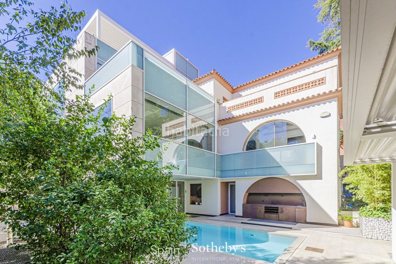 Foto ee9fff39-1cf0-4d9a-9f32-4dd43b88903e. Casa amb calefacció aparcament piscina a Pedralbes Barcelona