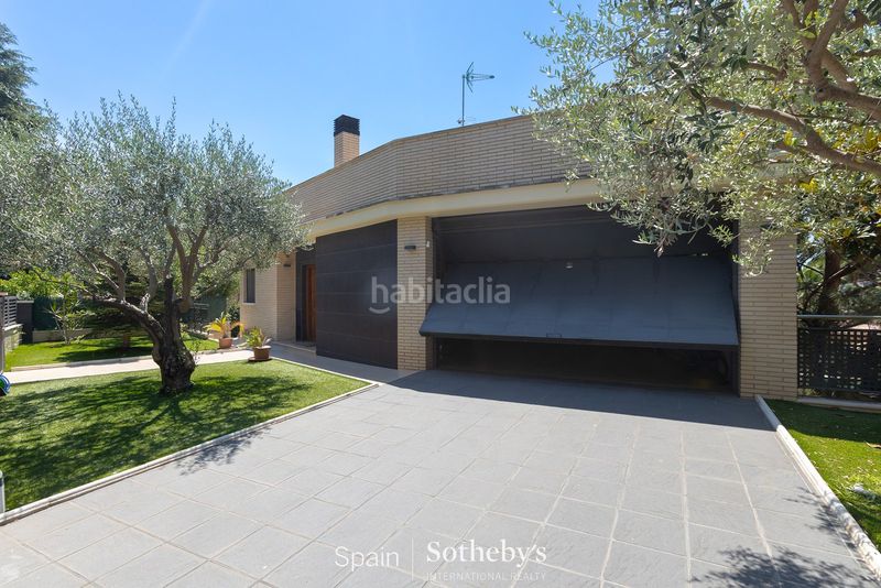 Foto 10699f78-7ba1-441a-99a6-96a1b991a691. Casa amb calefacció aparcament piscina a Premià de Dalt