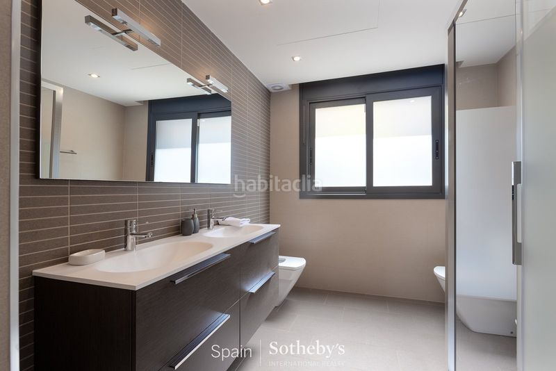 Foto 429179e1-c92a-42e9-a345-fc33b4724cad. Casa amb calefacció aparcament piscina a Premià de Dalt
