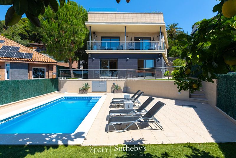 Foto 53a3ff57-dfbc-4207-b39c-05a1df3280b1. Casa amb calefacció aparcament piscina a Premià de Dalt