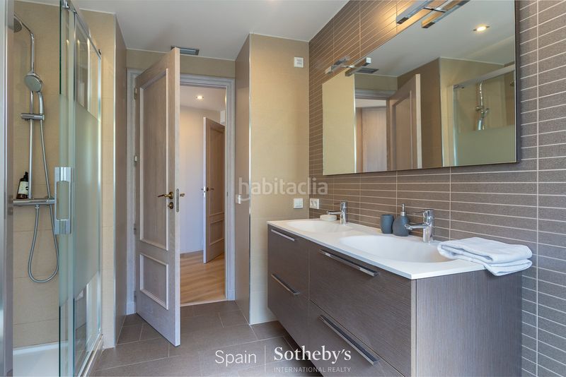 Foto bffa0929-0b48-4906-8f48-98ea441c72d2. Casa amb calefacció aparcament piscina a Premià de Dalt