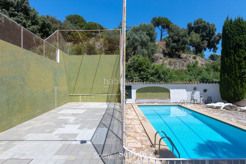 Foto 64b9d324-d000-4942-9e0f-9c17c3ff4f3b. Masia amb calefacció aparcament piscina a Premià de Dalt