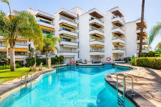 Duplex in Can Girona - Terramar - Vinyet. Planta baja dúplex en primera línea de mar