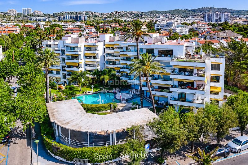 Foto d9550900-95bb-4903-8a0b-ef3437a1c3e9. Dúplex amb calefacció aparcament piscina a Can Girona - Terramar - Vinyet Sitges