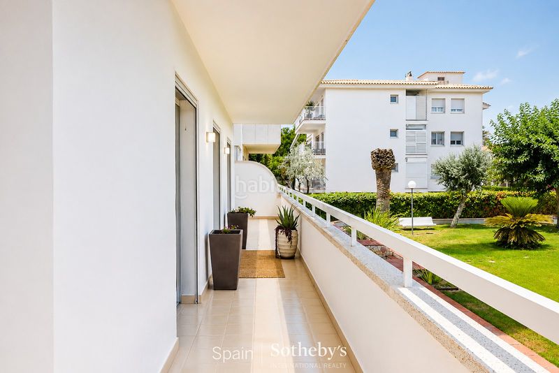 Foto 1477d801-477c-4594-b6f5-829345897a70. Apartament amb calefacció aparcament piscina a Can Girona - Terramar - Vinyet Sitges