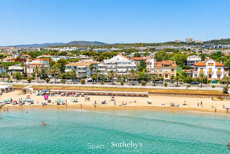 Foto b15487bf-ae5b-4109-9888-7f7d2ae9feb0. Apartament amb calefacció aparcament piscina a Can Girona - Terramar - Vinyet Sitges