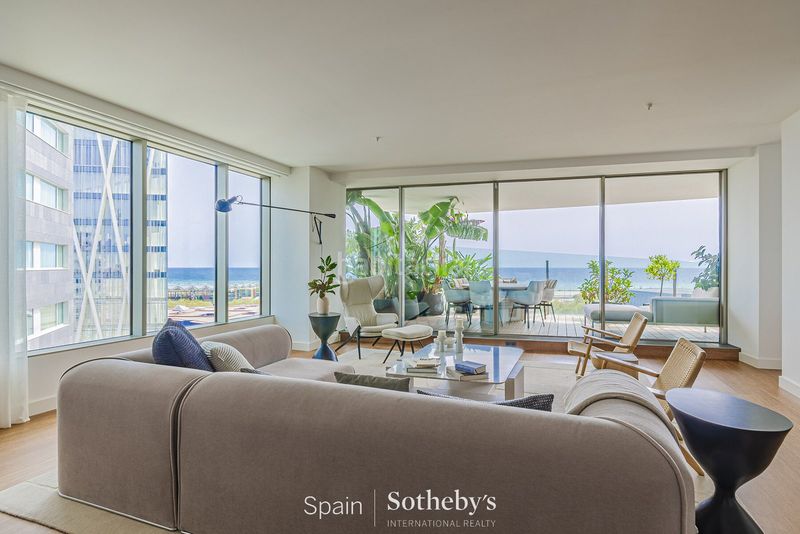 Foto 553c3980-87cc-4297-b485-3cdda0bf3065. Apartament amb calefacció aparcament piscina a Provençals del Poblenou Barcelona