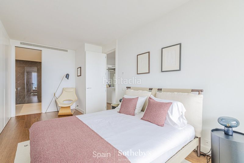 Foto 6d4b1e95-8ca8-4af6-b276-aeaec8f958d9. Apartament amb calefacció aparcament piscina a Provençals del Poblenou Barcelona
