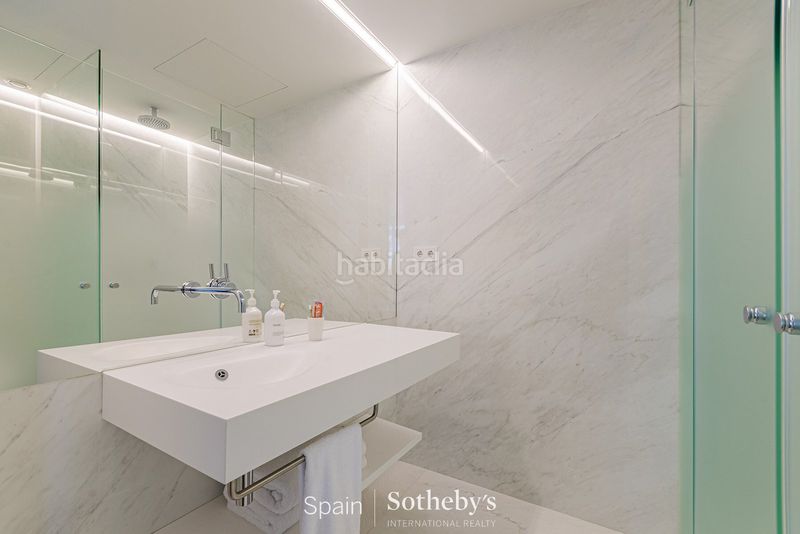 Foto c1368448-713b-4d99-9f34-fad44477962b. Apartament amb calefacció aparcament piscina a Provençals del Poblenou Barcelona