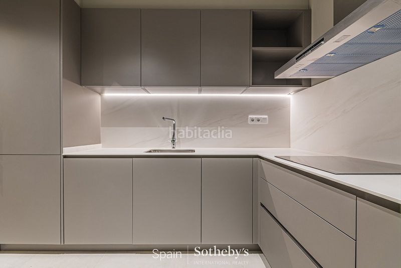 Foto ec5d8c46-9c78-4449-9202-bcfe0a3aad9e. Apartament amb calefacció a Gòtic Barcelona