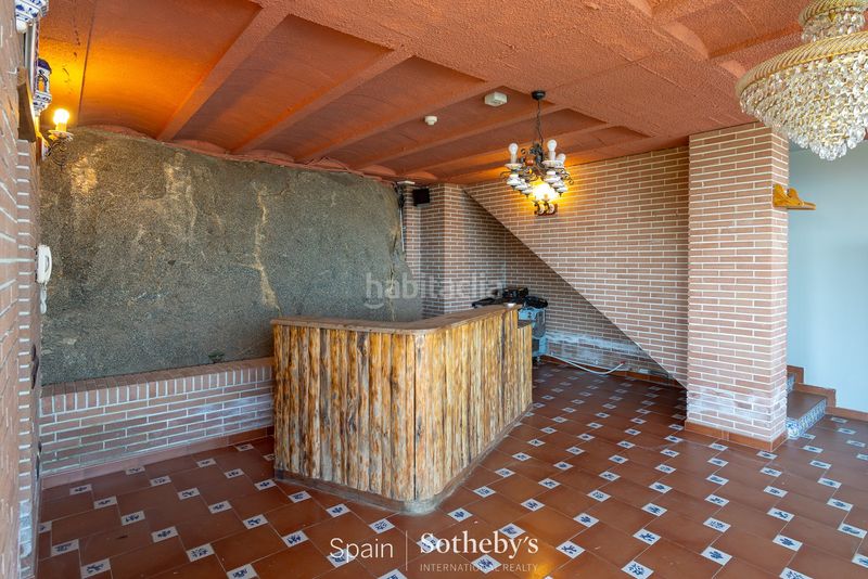 Foto 13aaf27c-fdb8-4ea0-b08e-a0ade12b1df9. Casa amb calefacció aparcament piscina a Mas Ram Badalona