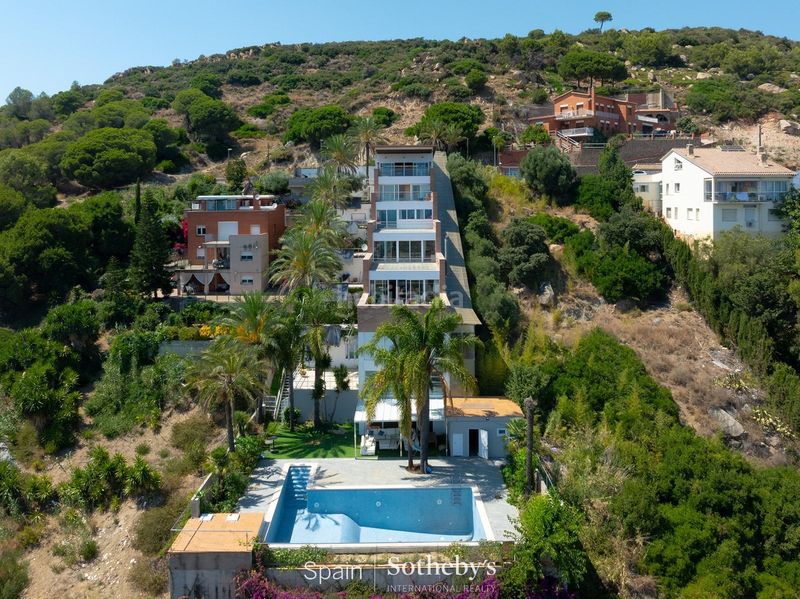 Foto 3d9a0166-87a8-4459-bd1c-3a3698320e1a. Casa amb calefacció aparcament piscina a Mas Ram Badalona