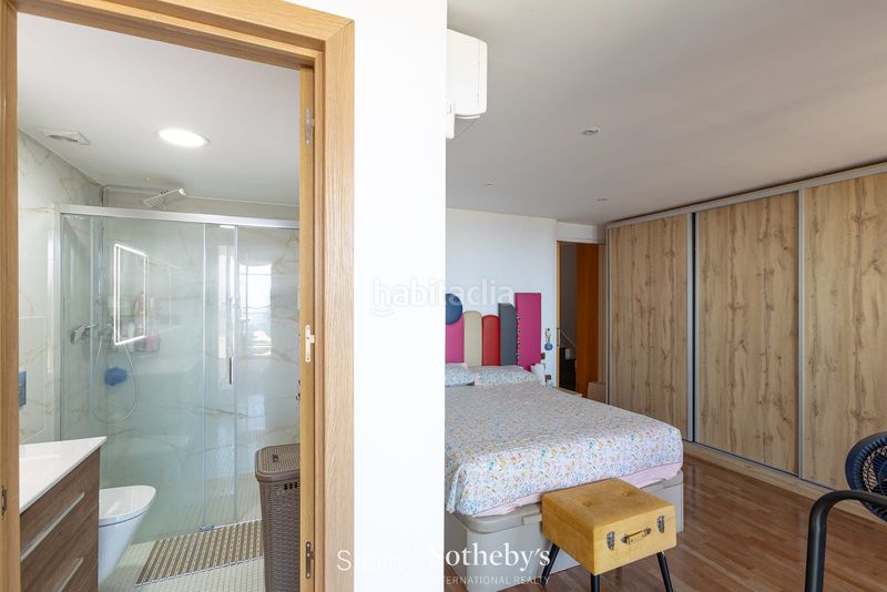 Foto da98f370-c252-4f66-b20d-541536d48c63. Casa amb calefacció aparcament piscina a Mas Ram Badalona