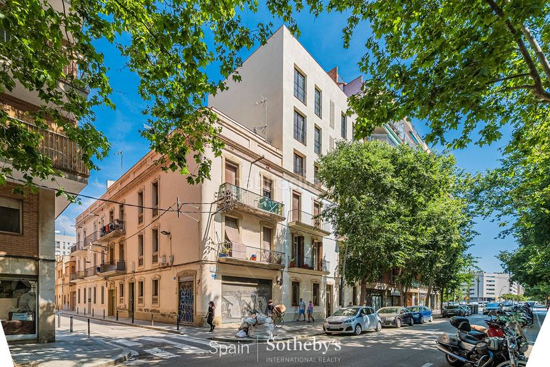 Foto eee4e4b3-5eeb-4986-a0ed-f35e1760ab24. Àtic amb calefacció a Poblenou Barcelona