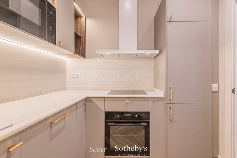 Foto 089fac8b-5b7d-45b7-8e08-a5d830ba2ee6. Apartament amb calefacció piscina a St. Pere - Sta. Caterina - El Born Barcelona