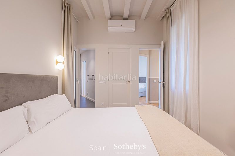 Foto 59494d73-5b1a-40d8-933e-fdf2f1229b95. Apartament amb calefacció piscina a St. Pere - Sta. Caterina - El Born Barcelona