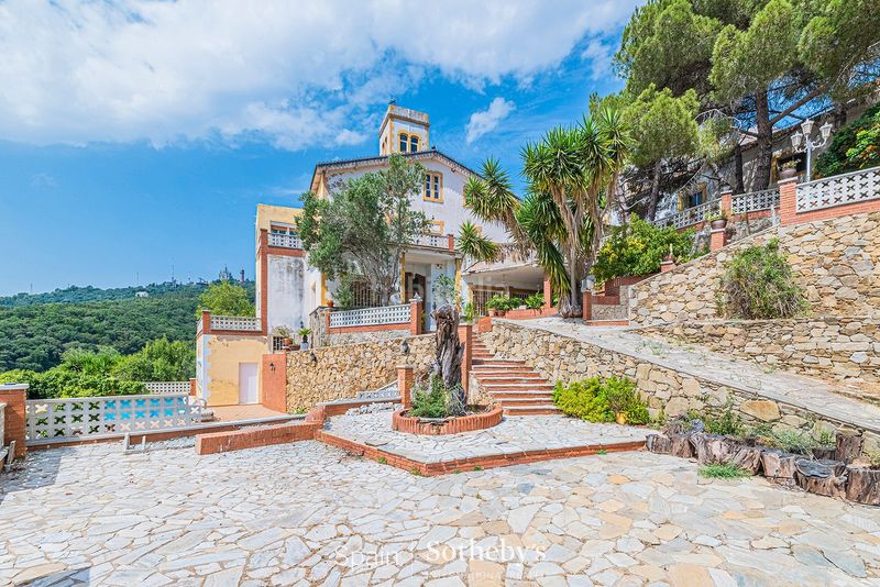 Foto 07932bfe-afb3-4453-a602-3437e6926390. Casa amb calefacció aparcament piscina a Sant Genís dels Agudells Barcelona