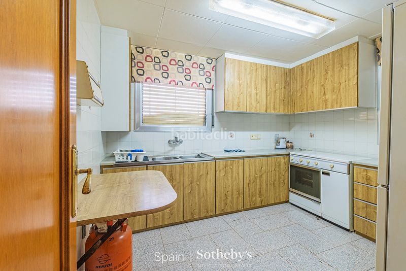 Foto 1bbbb481-6e83-4235-ae03-9590e70ebb61. Casa amb calefacció aparcament piscina a Sant Genís dels Agudells Barcelona