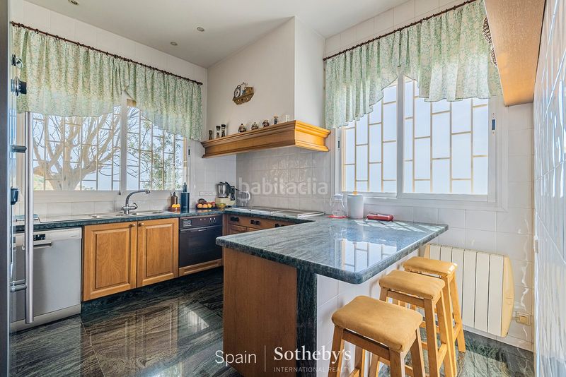 Foto 1ed3f386-3175-48de-a88d-813458aee364. Casa amb calefacció aparcament piscina a Sant Genís dels Agudells Barcelona