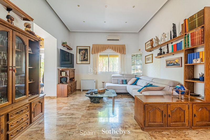 Foto 4188be7a-4bed-484c-8663-37b53e2adbf5. Casa amb calefacció aparcament piscina a Sant Genís dels Agudells Barcelona