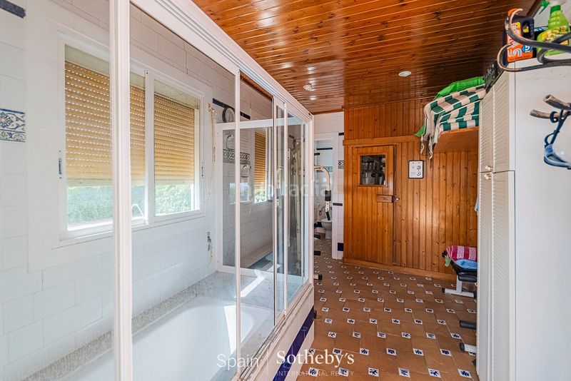 Foto 9d3ca8be-b66b-40c0-943c-556a633101e9. Casa amb calefacció aparcament piscina a Sant Genís dels Agudells Barcelona
