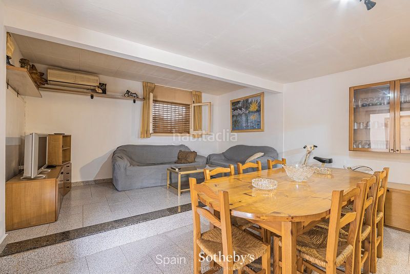 Foto a46cfd47-8da8-4406-aae9-9b7b8c824017. Casa amb calefacció aparcament piscina a Sant Genís dels Agudells Barcelona