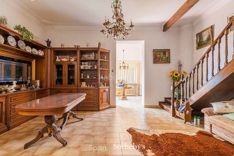 Foto bc734ef2-0fb9-43d4-8c24-12cedd8c27f4. Casa amb calefacció aparcament piscina a Sant Genís dels Agudells Barcelona