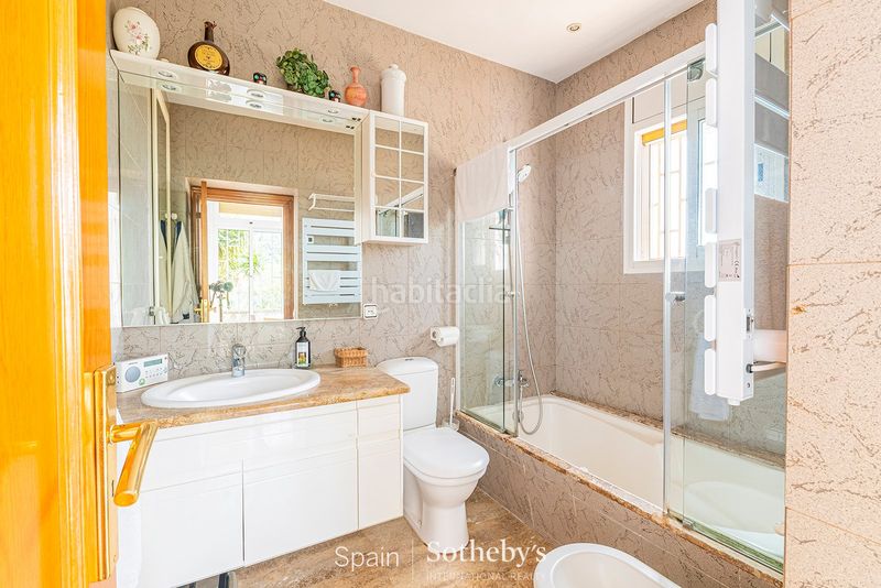 Foto d4e57422-92d3-4604-8c65-8c013401c292. Casa amb calefacció aparcament piscina a Sant Genís dels Agudells Barcelona