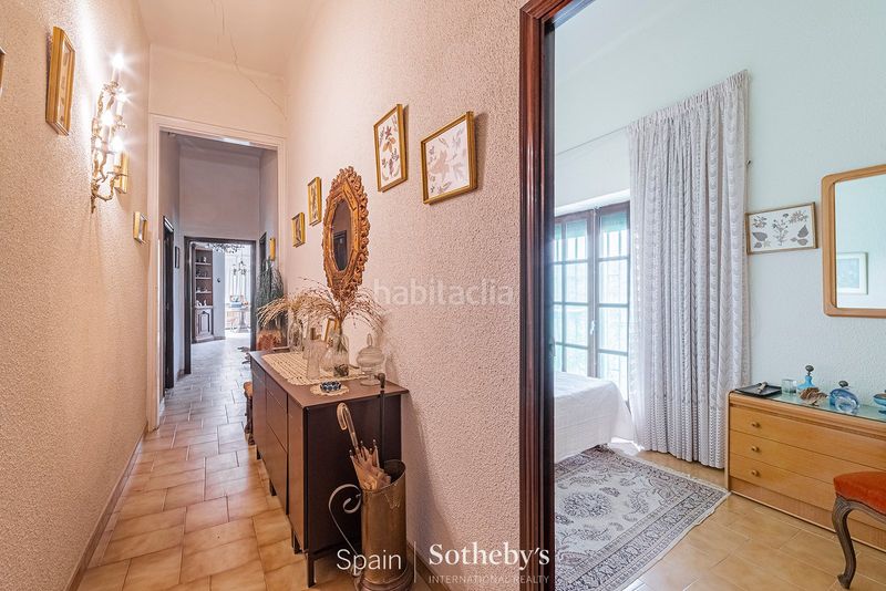 Foto ed898cd5-4a41-48b0-ba19-f5b94599295e. Casa amb calefacció aparcament piscina a Sant Genís dels Agudells Barcelona