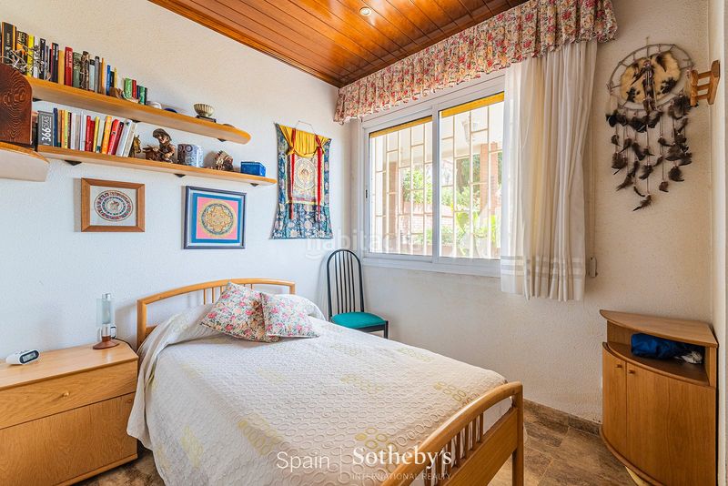 Foto edbee18a-c765-40bd-a6ce-2648dd184a4a. Casa amb calefacció aparcament piscina a Sant Genís dels Agudells Barcelona