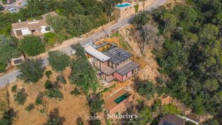 Casa  Carrer de francesc pi. Elegante vivienda bioclimática de diseño contemporáneo con vista